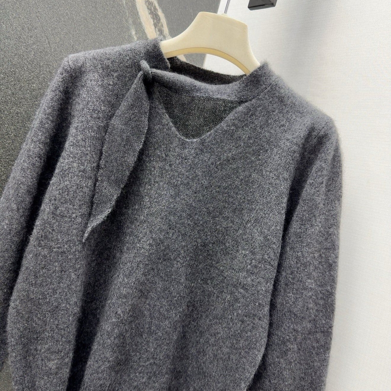 chr1st1an D10r sweaters